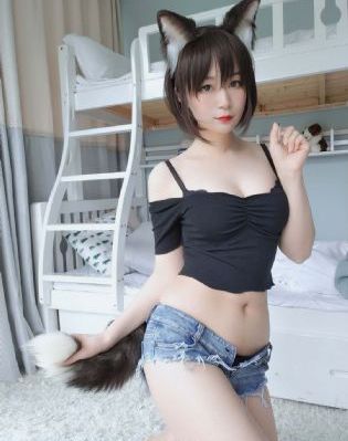 欧美光头女模写真_1080HD高清在线观看