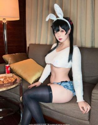 欧美骚货丝袜脚_电影未删减版