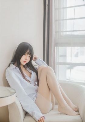 欧美吸烟杂志图片_4K超清免费观看